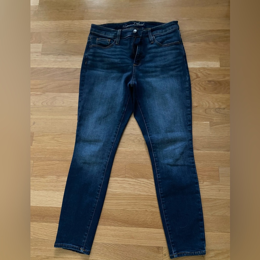 Universal thread jeans